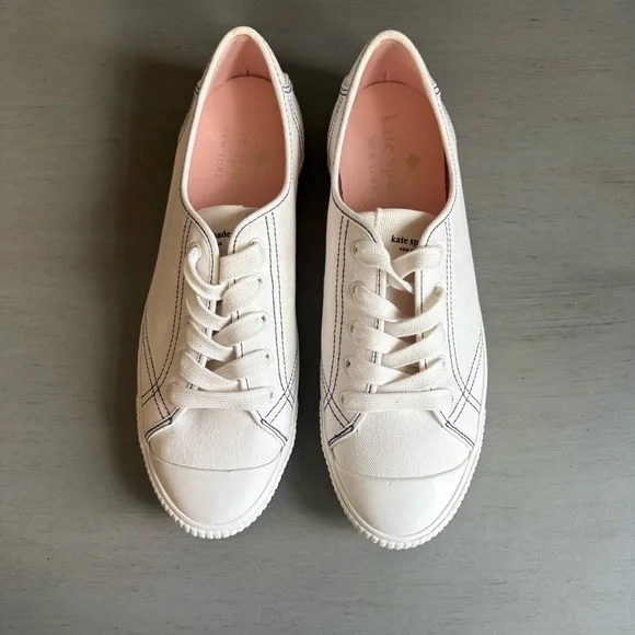 Kate Spade New York Tommi White Low Top Sneakers Shoes Women 8.5 Classic NWOT